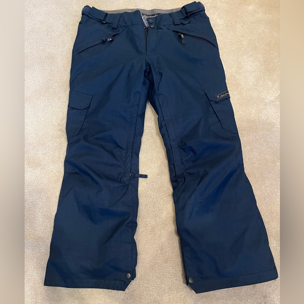 Ride snowboard pants Large. Great condition. Navy. Make offer.